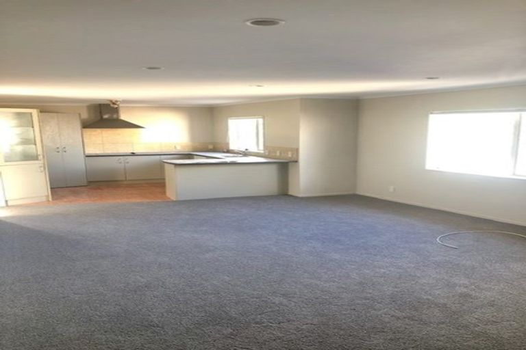 Photo of property in 16 Exotic Place, Massey, Auckland, 0614