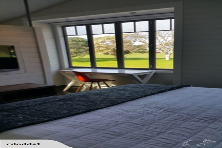 Photo of property in 20 Seabreeze Road, Narrow Neck, Auckland, 0624