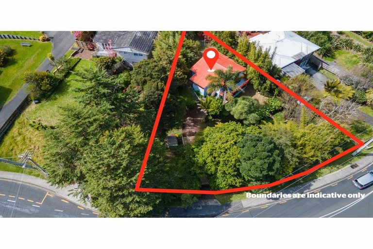 Photo of property in 56 Atkinson Road, Titirangi, Auckland, 0604