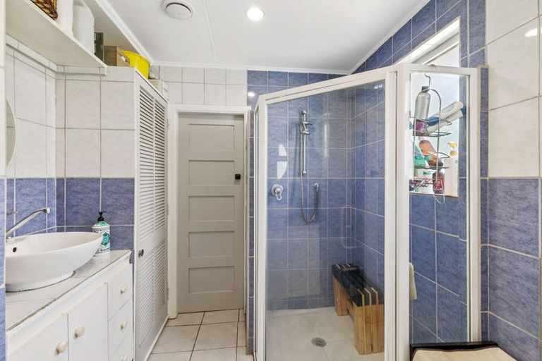 Photo of property in 917 South Head Road, South Head, Helensville, 0874