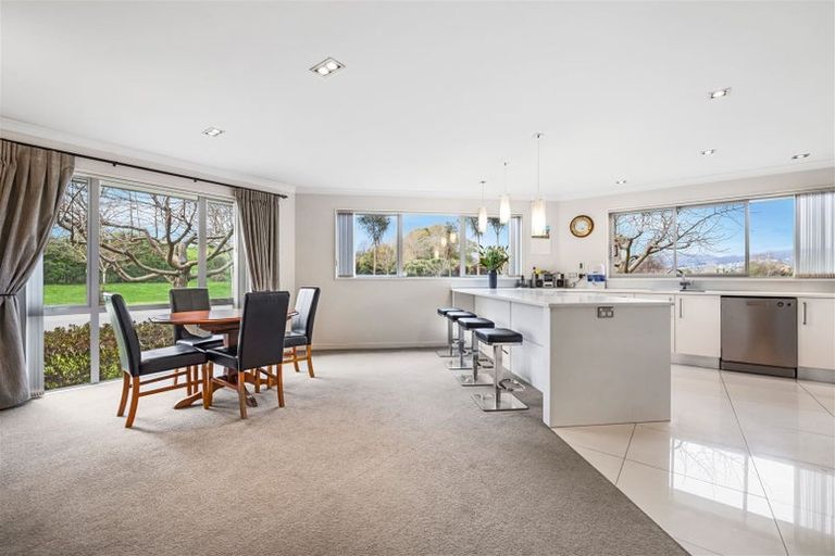 Photo of property in 2 Donovan Place, Aidanfield, Christchurch, 8025