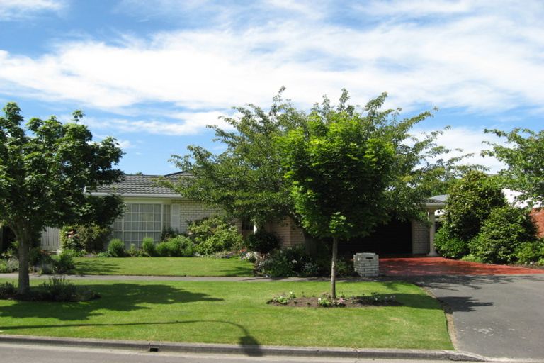 Photo of property in 6 Abingdon Court, Avonhead, Christchurch, 8042