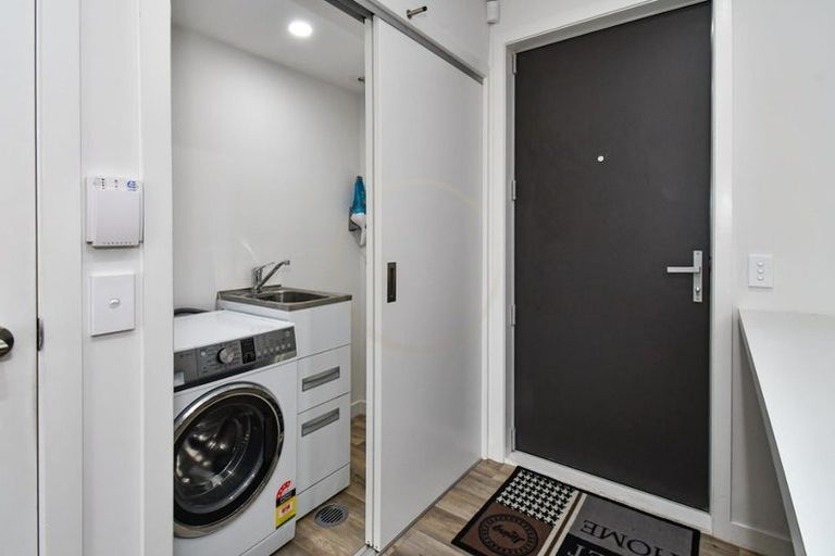 Photo of property in 1 Kanorau Place, Mangere, Auckland, 2022