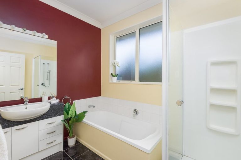 Photo of property in 11 Steane Place, Halswell, Christchurch, 8025