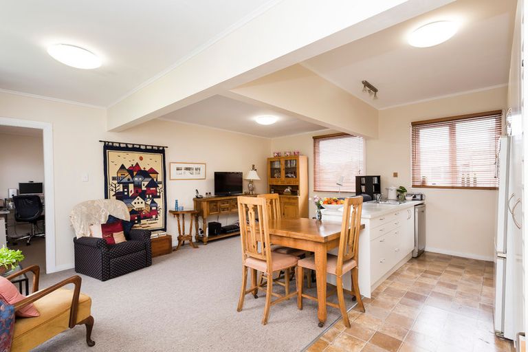 Photo of property in 23 Royal Crescent, Saint Kilda, Dunedin, 9012