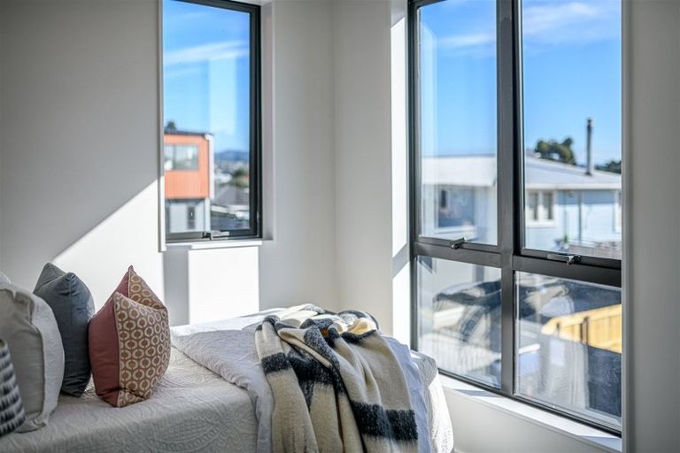 Photo of property in 2/6 Kereru Street, Henderson, Auckland, 0612