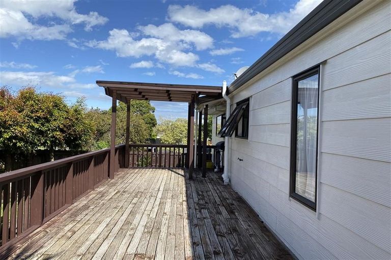 Photo of property in 22 Gosford Drive, Botany Downs, Auckland, 2010