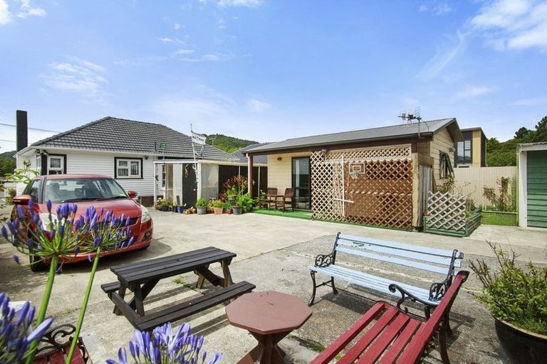 Photo of property in 11 Wainuiomata Road, Wainuiomata, Lower Hutt, 5014