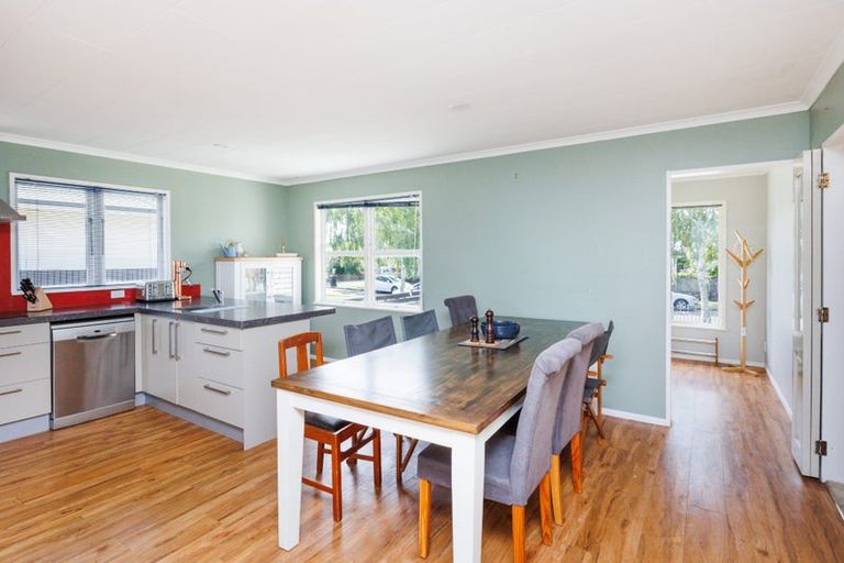 Photo of property in 14 Parkland Crescent, Terrace End, Palmerston North, 4410