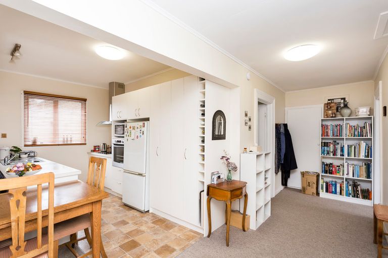 Photo of property in 23 Royal Crescent, Saint Kilda, Dunedin, 9012