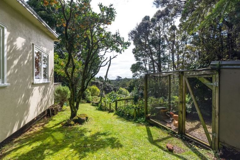 Photo of property in 136 Piha Road, Piha, New Lynn, 0772