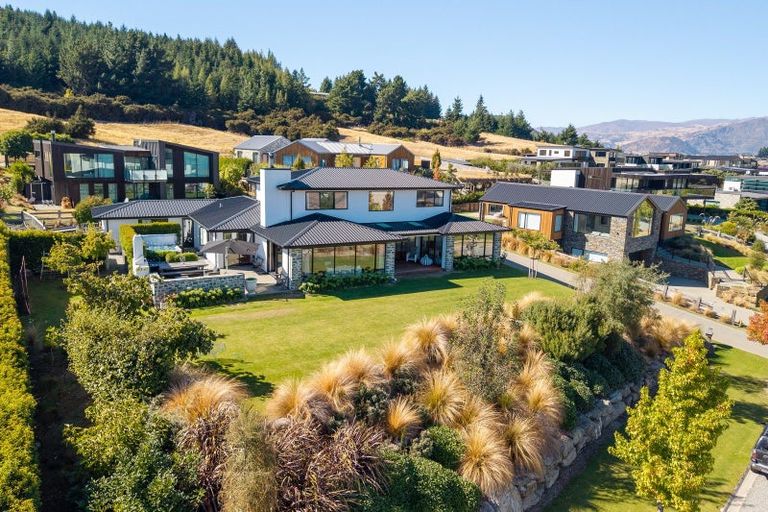 Photo of property in 5 Clearview Street, Wanaka, 9305