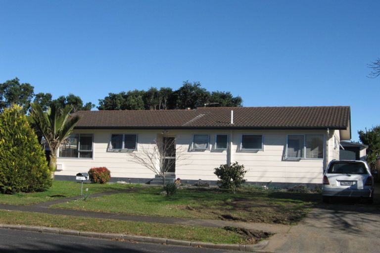 Photo of property in 14 Seaward Place, Wattle Downs, Auckland, 2103