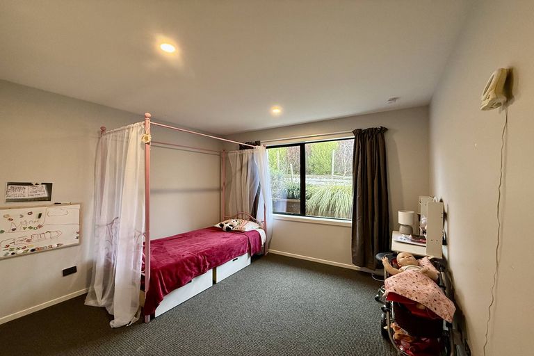 Photo of property in 17 Rexs Way, Green Island, Dunedin, 9018