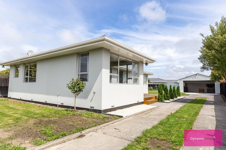 Photo of property in 15 Royal Park Drive, Parklands, Christchurch, 8083