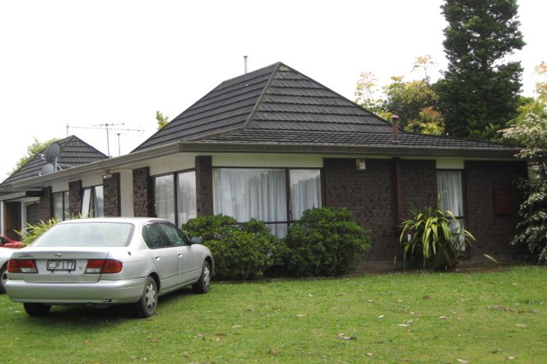 Photo of property in 1/5 Balgowan Terrace, Conifer Grove, Takanini, 2112