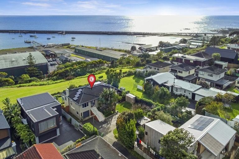 Photo of property in 26a Whiteley Street, Moturoa, New Plymouth, 4310