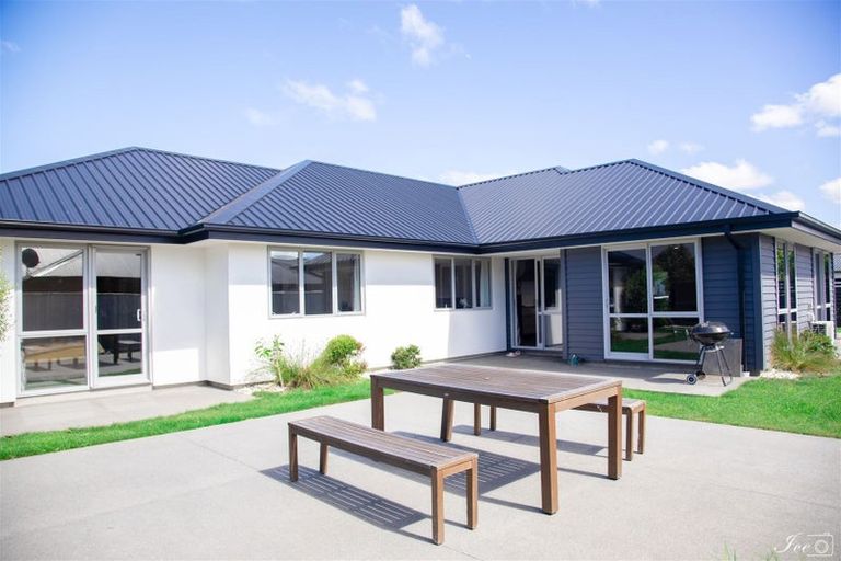 Photo of property in 6 Warhorse Gate, Halswell, Christchurch, 8025