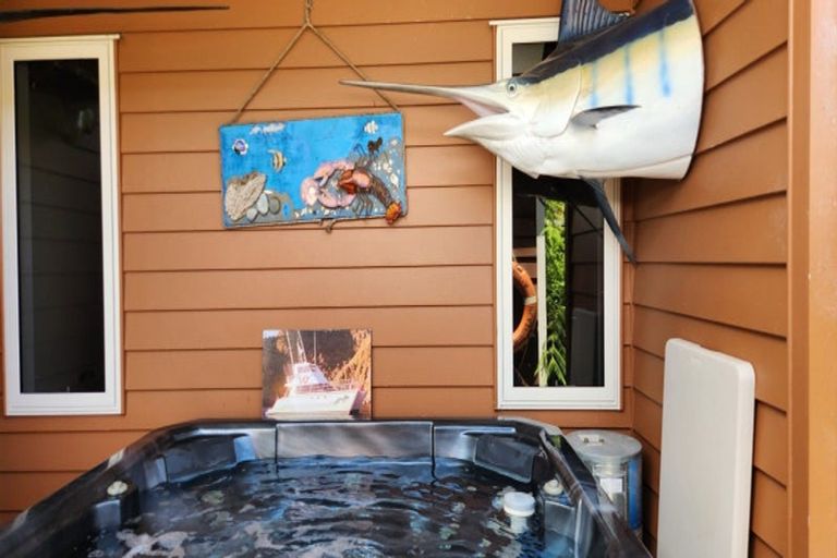 Photo of property in 13 Titoki Lane, Whangamata, 3691