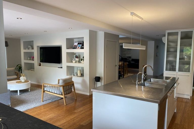 Photo of property in 3 Tauhinu Road, Greenhithe, Auckland, 0632