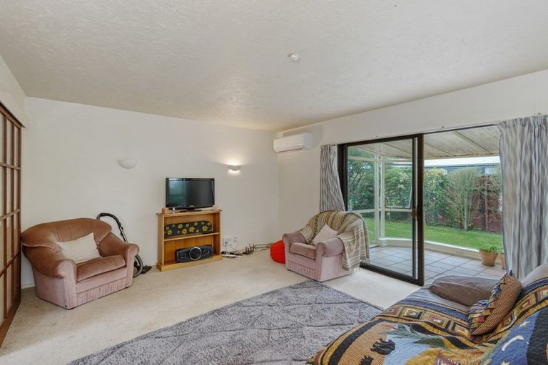 Photo of property in 1/74a Jeffreys Road, Fendalton, Christchurch, 8052