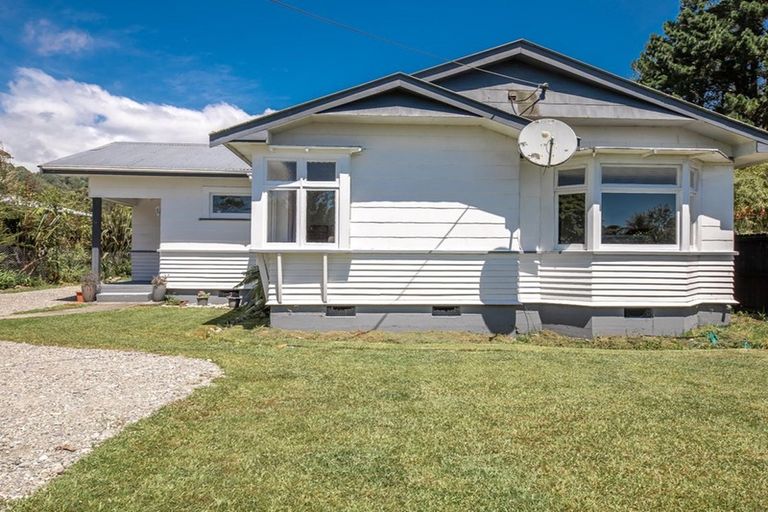 Photo of property in 14 Mcgill Street, Waimangaroa, Westport, 7891