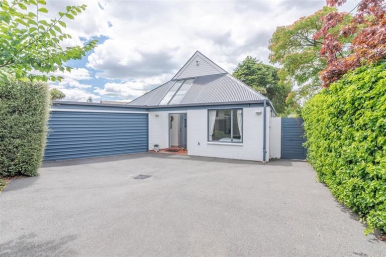 Photo of property in 2/290 Withells Road, Avonhead, Christchurch, 8042