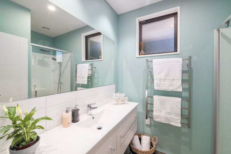 Photo of property in 2/23 Main Road, Redcliffs, Christchurch, 8081