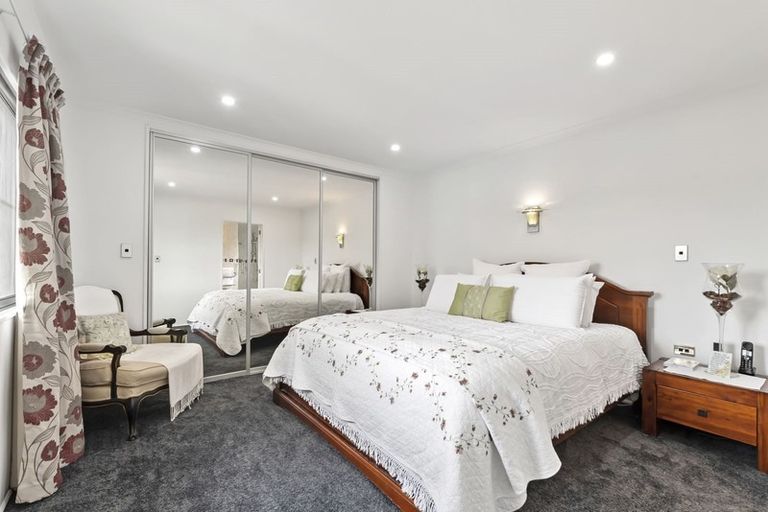 Photo of property in 27 Byblos Place, The Gardens, Auckland, 2105