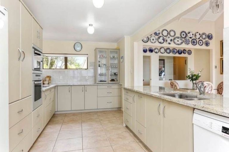 Photo of property in 26 Rock Isle Road, Torbay, Auckland, 0630