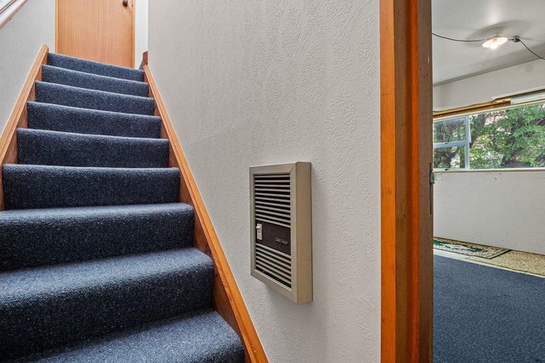 Photo of property in 52 Oregon Drive, Kelvin Heights, Queenstown, 9300