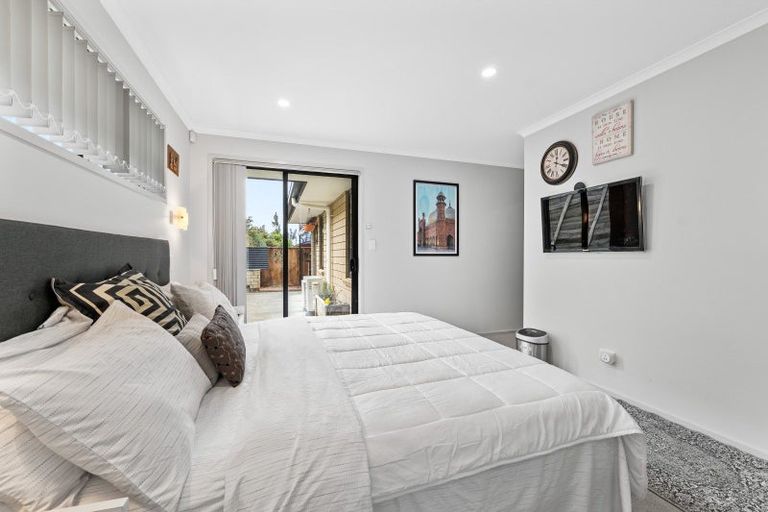 Photo of property in 11 Frederick Place, Whalers Gate, New Plymouth, 4310