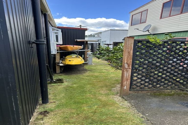 Photo of property in 1 First Avenue, Urenui, 4377