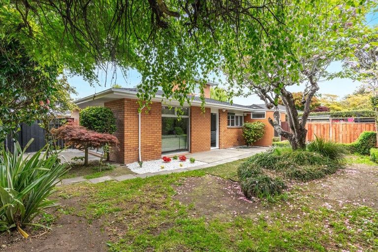 Photo of property in 2/17 Tudor Avenue, Ilam, Christchurch, 8041