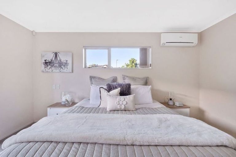 Photo of property in 18 Villino Place, Randwick Park, Auckland, 2105