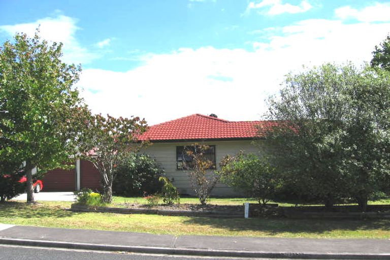 Photo of property in 1 Sabana Place, Unsworth Heights, Auckland, 0632