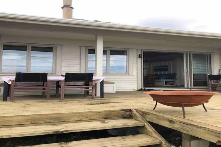 Photo of property in 38 The Parade, Paekakariki, 5034