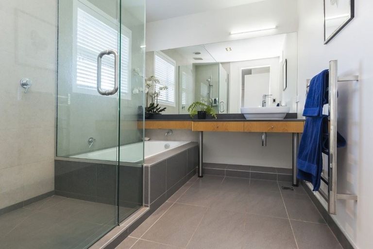 Photo of property in 98a Watford Street, Strowan, Christchurch, 8052