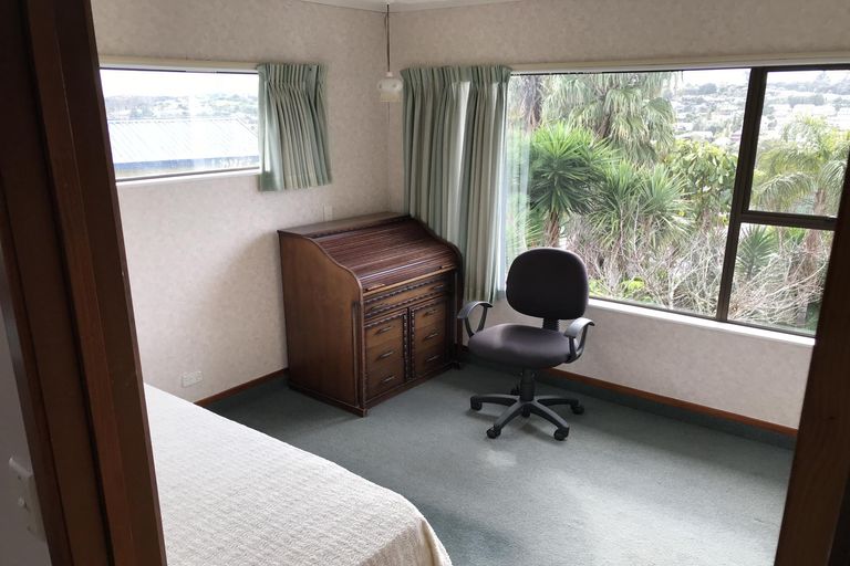 Photo of property in 18a Gledstane Road, Stanmore Bay, Whangaparaoa, 0932