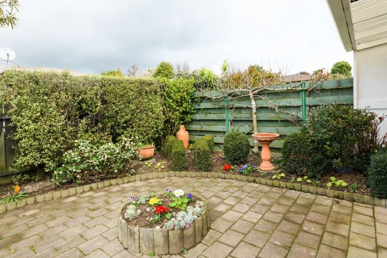 Photo of property in 1 Wharite Place, Awapuni, Palmerston North, 4412