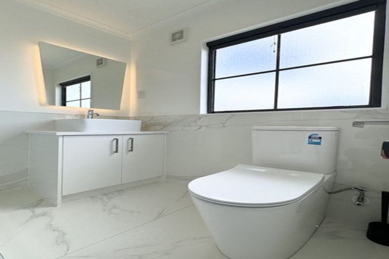 Photo of property in 54 Scarlet Oak Drive, Schnapper Rock, Auckland, 0632