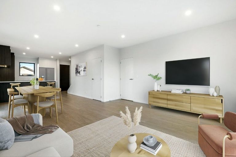 Photo of property in 6 Verde Lane, Rosehill, 2113