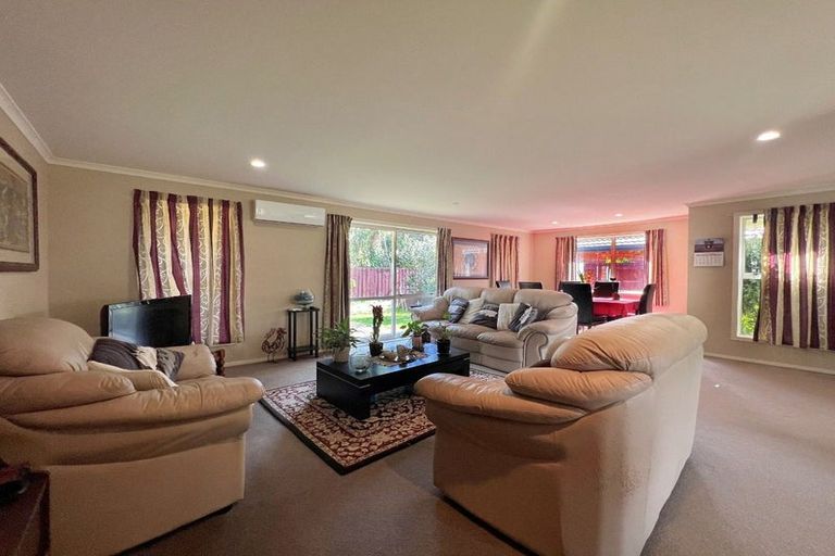 Photo of property in 62 Nielsen Gardens, Rototuna, Hamilton, 3210