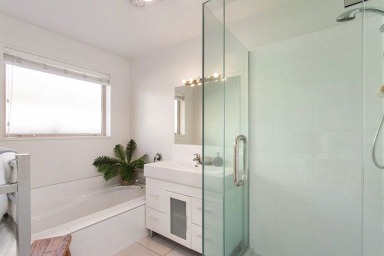 Photo of property in 98 Condell Avenue, Papanui, Christchurch, 8053