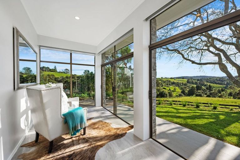 Photo of property in 49 Vaughans Road, Okura, Albany, 0792