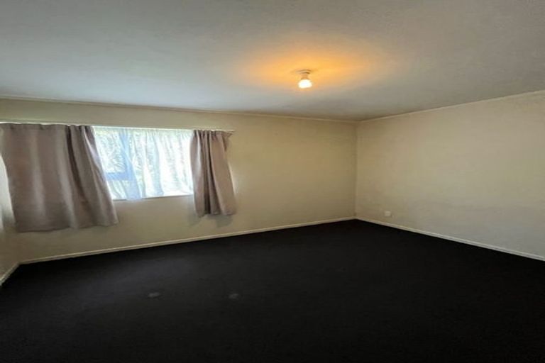 Photo of property in 10 Martin Grove, Normandale, Lower Hutt, 5010