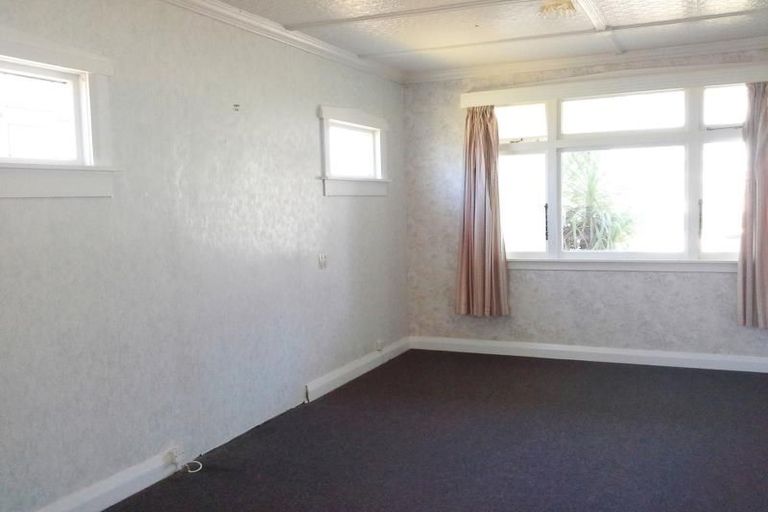 Photo of property in 1 Havelock Street, Opunake, 4616