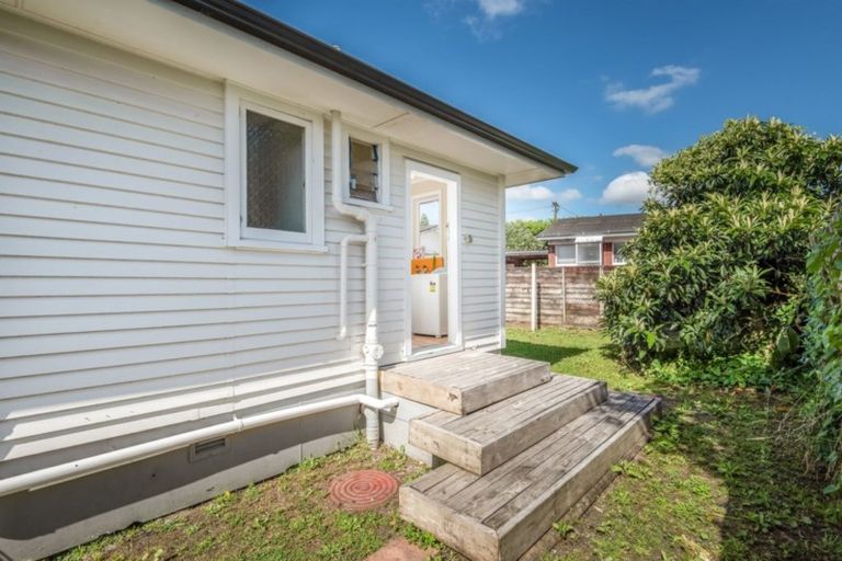 Photo of property in 39a Harrington Road, Henderson, Auckland, 0610