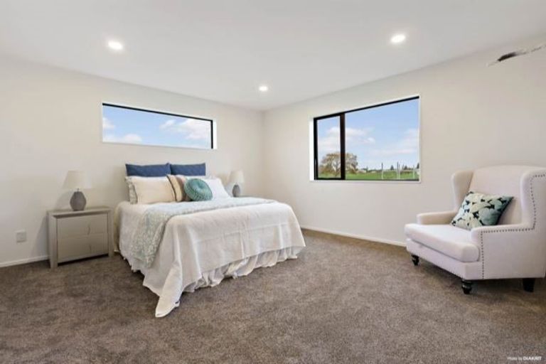 Photo of property in 2 Fjord Way, Karaka, Papakura, 2113
