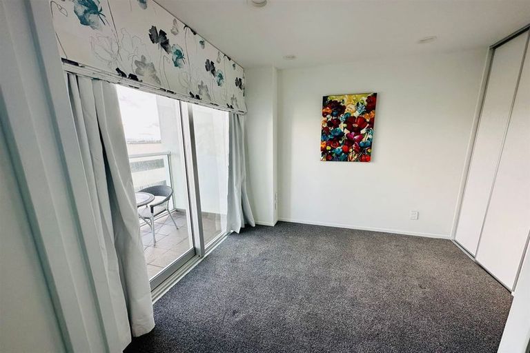 Photo of property in Proximity Apartments, 501/17 Osterley Way, Manukau, Auckland, 2104